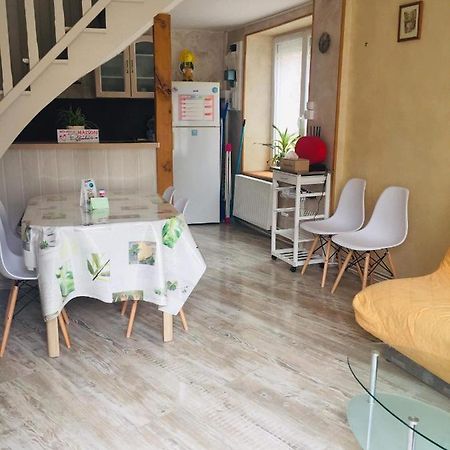 Petite Maison Au Coeur De L Auvergne Jumeaux Kültér fotó