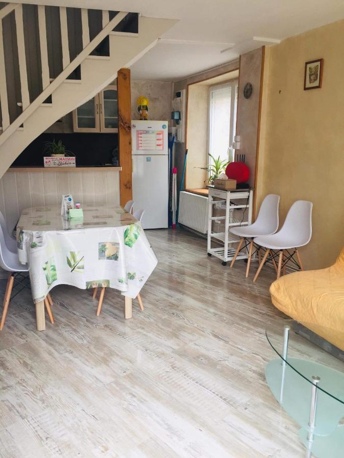 Petite Maison Au Coeur De L Auvergne Jumeaux Kültér fotó