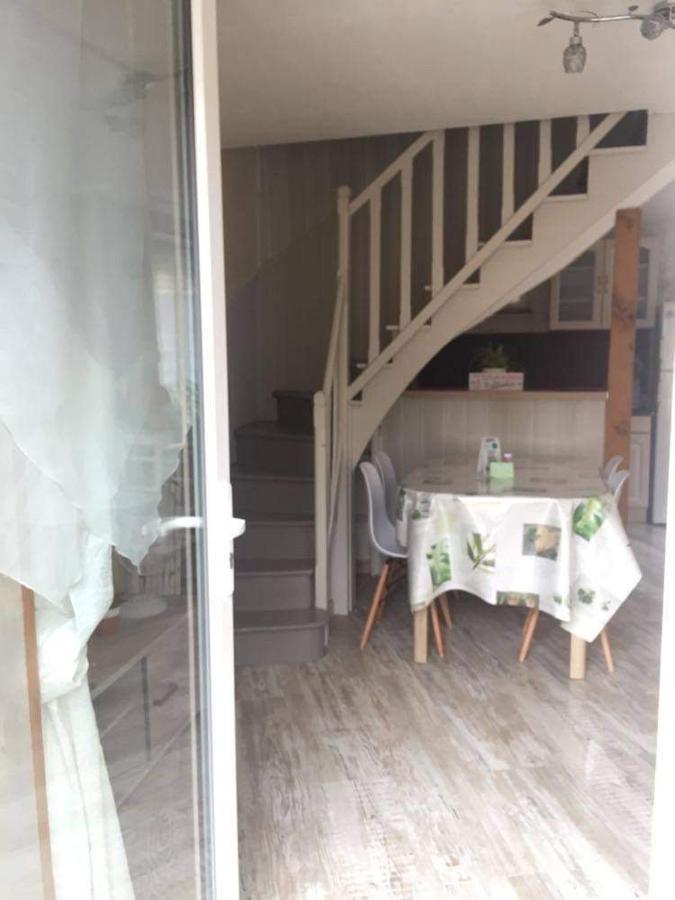 Petite Maison Au Coeur De L Auvergne Jumeaux Kültér fotó